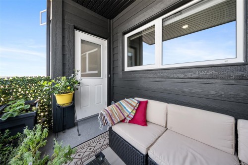 #302-2469 Gateway Rd, Langford, BC 