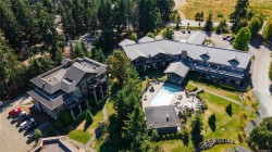 #224-1175 Resort Dr Parksville, BC V9P 2E3