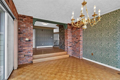 4916 Lochside Dr, Saanich, BC 