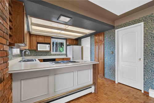 4916 Lochside Dr, Saanich, BC 