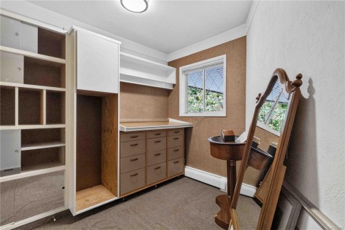 4916 Lochside Dr, Saanich, BC 