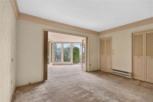 4916 Lochside Dr, Saanich, BC 