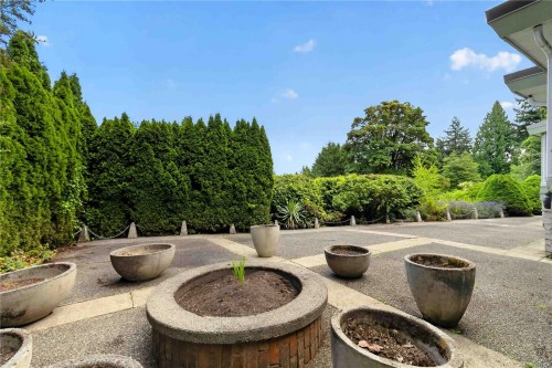 4916 Lochside Dr, Saanich, BC 