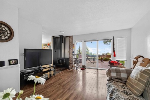 4916 Lochside Dr, Saanich, BC 