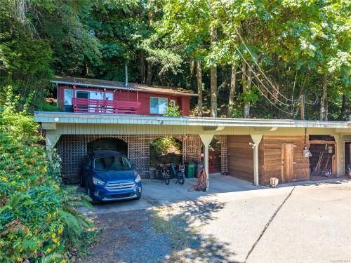 4916 Lochside Dr, Saanich, BC 