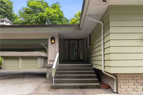4916 Lochside Dr, Saanich, BC 