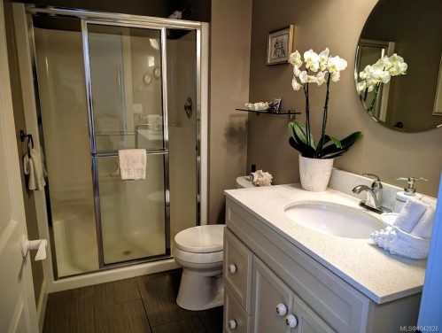 1307 Oceanside Dr, Qualicum Beach, BC 