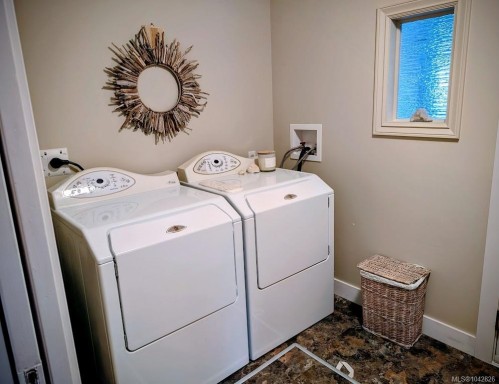1307 Oceanside Dr, Qualicum Beach, BC 