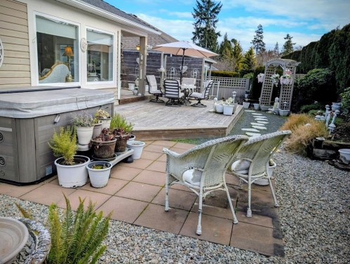 1307 Oceanside Dr, Qualicum Beach, BC 