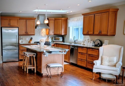 1307 Oceanside Dr, Qualicum Beach, BC 