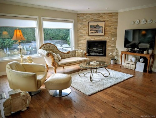 1307 Oceanside Dr, Qualicum Beach, BC 