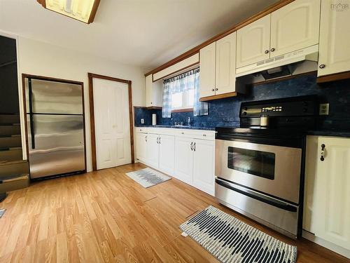 30 Junction Road, Springhill, NS 