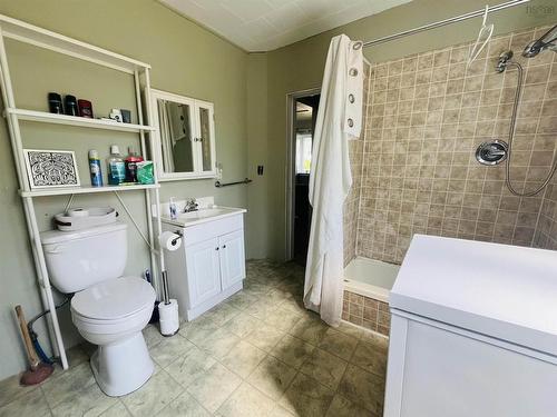 30 Junction Road, Springhill, NS 