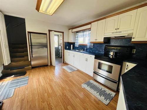 30 Junction Road, Springhill, NS 