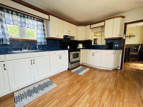 30 Junction Road, Springhill, NS 