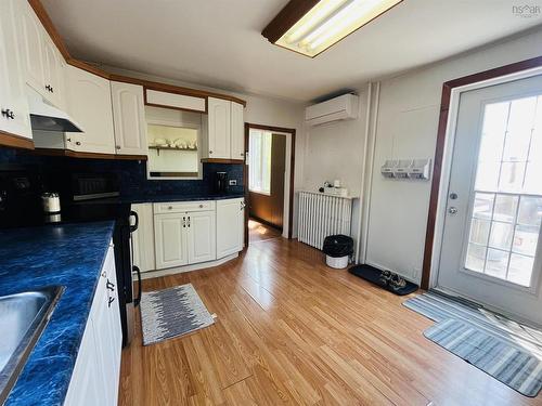 30 Junction Road, Springhill, NS 