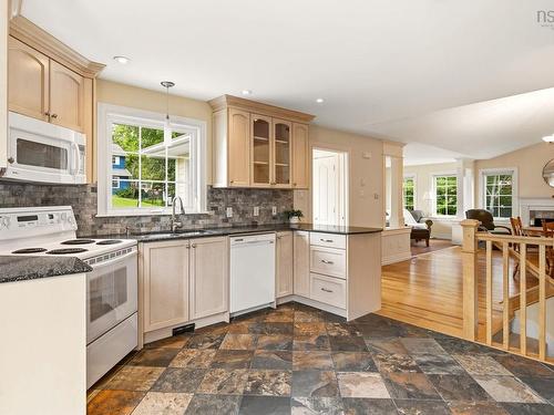 7 Oakley Avenue, Halifax, NS 