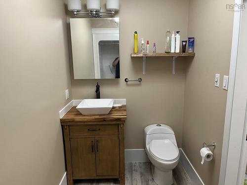9 Brightman Avenue, Currys Corner, NS - Indoor Photo Showing Bathroom