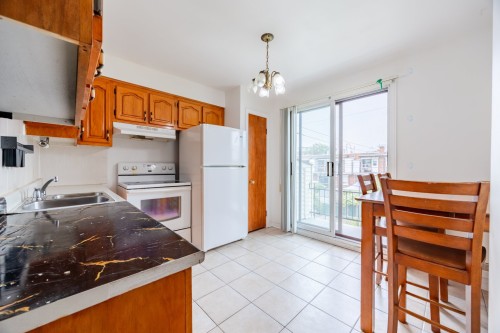 Cuisine - 2-7204 2E Avenue, Montréal (Villeray/Saint-Michel/Parc-Extension), QC - Indoor Photo Showing Kitchen With Double Sink