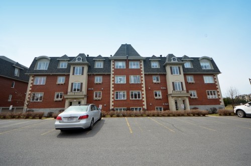 3-7125 Rue du Chardonneret  Brossard, QC J4Z 0A3
