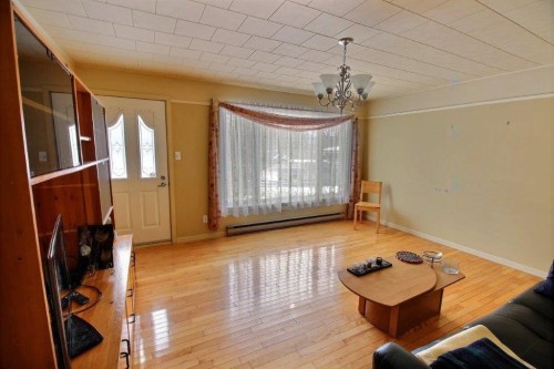 Living Room - 799 Route 132 E., Nouvelle, QC 