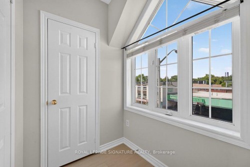 1755 Danforth Avenue, Toronto, ON - Indoor Photo Showing Other Room