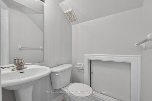 1755 Danforth Avenue, Toronto, ON - Indoor Photo Showing Bathroom