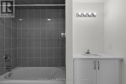 Illustrative photos of the same model - 