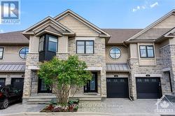 109 MONTAUK Ottawa, ON K2C 2B4