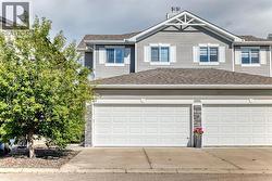 43 Rockmont Court NW  Calgary, AB T3G 5V8