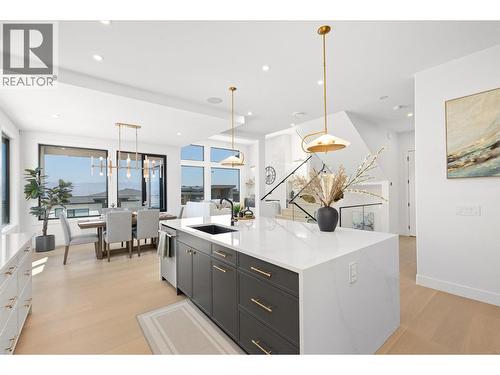 245 Turnberry Street Lot# 8, Kelowna, BC - Indoor Photo Showing Kitchen With Upgraded Kitchen