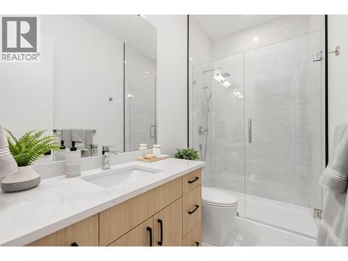 245 Turnberry Street Lot# 8, Kelowna, BC - Indoor Photo Showing Bathroom