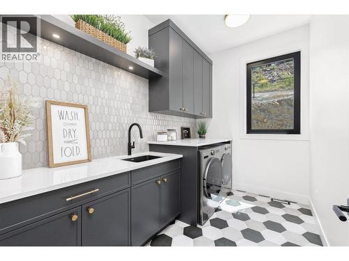 245 Turnberry Street Lot# 8, Kelowna, BC - Indoor Photo Showing Laundry Room