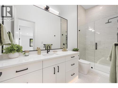 245 Turnberry Street Lot# 8, Kelowna, BC - Indoor Photo Showing Bathroom