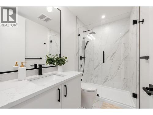 245 Turnberry Street Lot# 8, Kelowna, BC - Indoor Photo Showing Bathroom