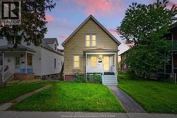 867 LANGLOIS Windsor, ON N9A 2G9