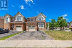 30 APPLE VALLEY WAY DRIVE Brampton, ON L6P 3R3