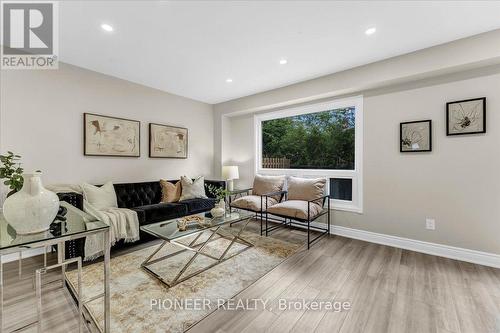 22 Wolverton Crescent, Brampton, ON - Indoor Photo Showing Living Room