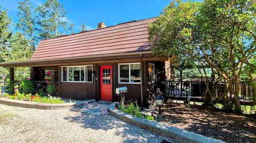 8793 Colony Road, Wardner, BC - Outdoor
