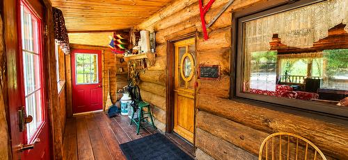 8793 Colony Road, Wardner, BC - Indoor Photo Showing Other Room