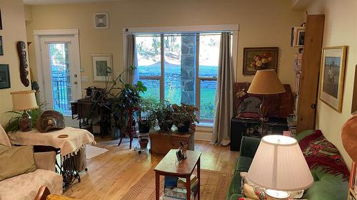 7-912 Slocan Street, Slocan, BC 