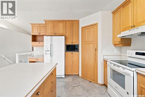743 Pezer Court, Saskatoon, SK 