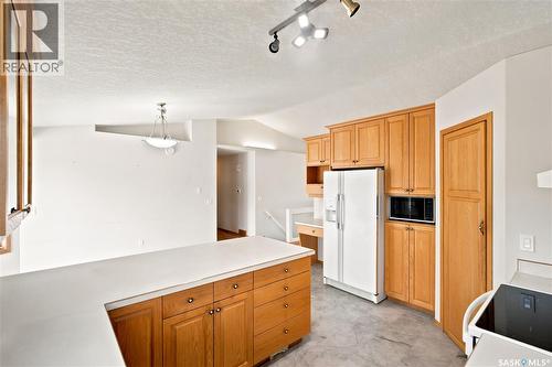 743 Pezer Court, Saskatoon, SK 