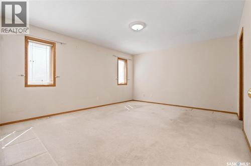 743 Pezer Court, Saskatoon, SK 