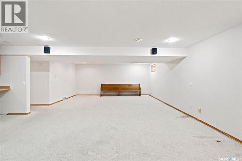 743 Pezer Court, Saskatoon, SK 