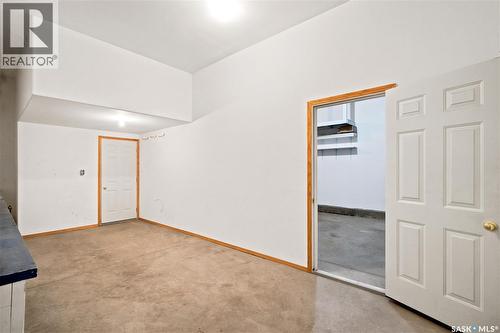 743 Pezer Court, Saskatoon, SK 
