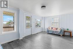 Living rm with beautiful entrance door/3 windows! - 
