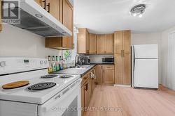 Sparkling countertops, deep sink with glass rinser - 
