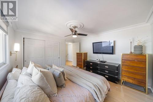 134 Fairwood Place W, Burlington, ON 