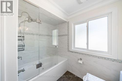 134 Fairwood Place W, Burlington, ON 